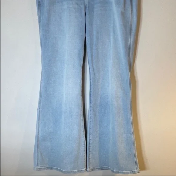 LaneBryant BodyIcon Flex Magic Waistband Curvy Fit Highrise Flare Jeans. 18. NWT - Picture 8 of 12
